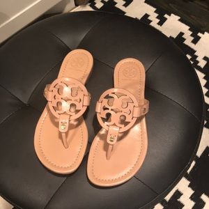 Torch Burch flip flops in nude sz 6